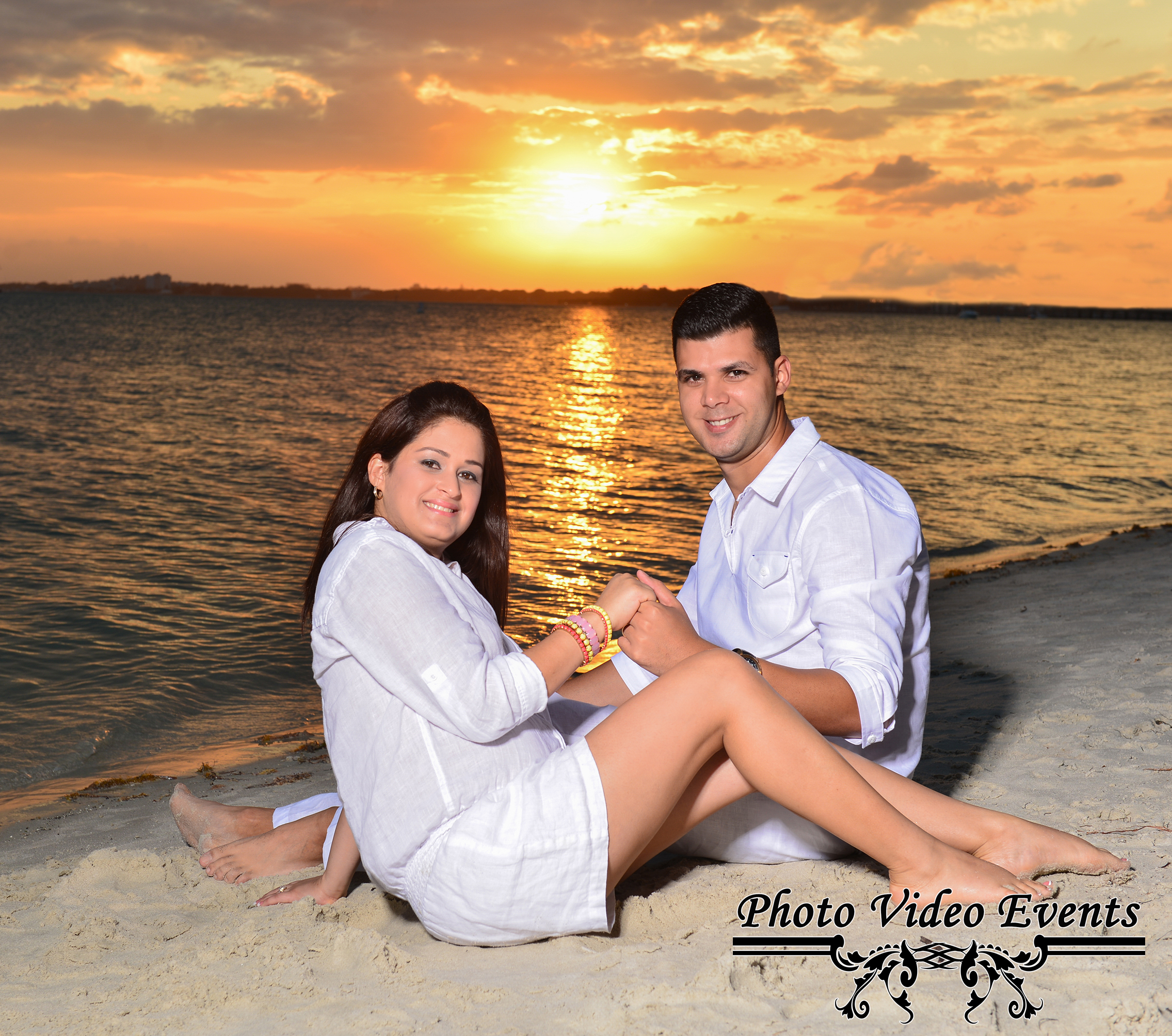 When to take your sunset pictures on the beach {Galveston beach photog} |  Andrea Bacle Photography